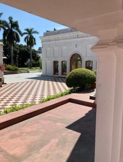 A Mansion Hotel Kashipur Luaran gambar